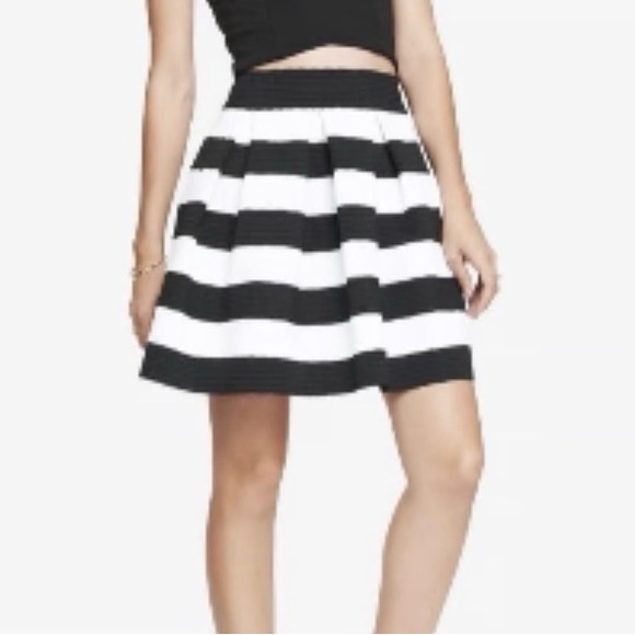 NWT, Express Black White Striped Structured Stretch Pouf Skater Mini Skirt, Sz S - Picture 2 of 14